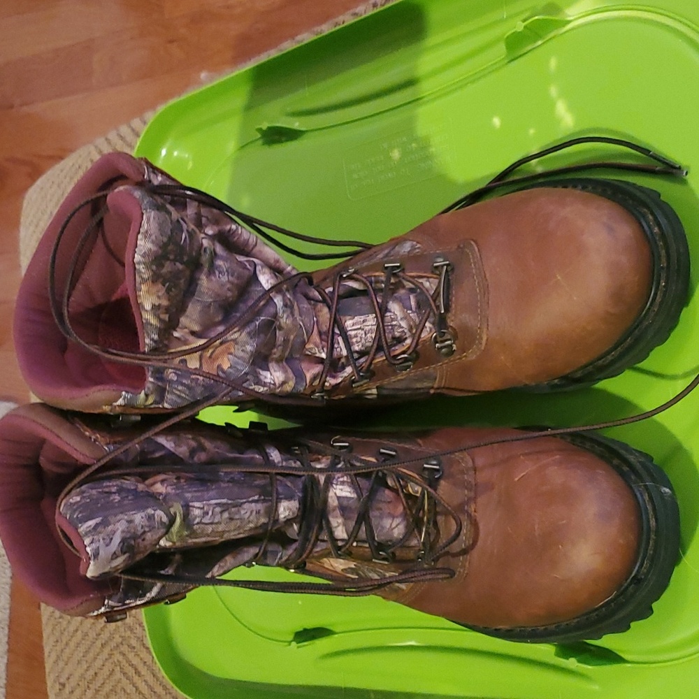 Mens Cabelas camo boots Gortex Ultra Thinsulate Brown Leather.  Like New